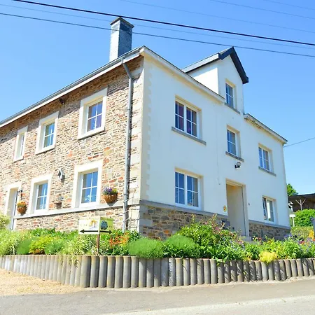 Holiday home Nice Holiday Home In Tillet With Private Terrace Gerimont