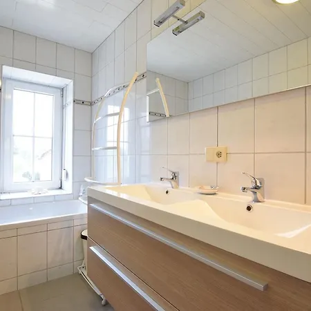 Nice Holiday Home In Tillet With Private Terrace * Gerimont